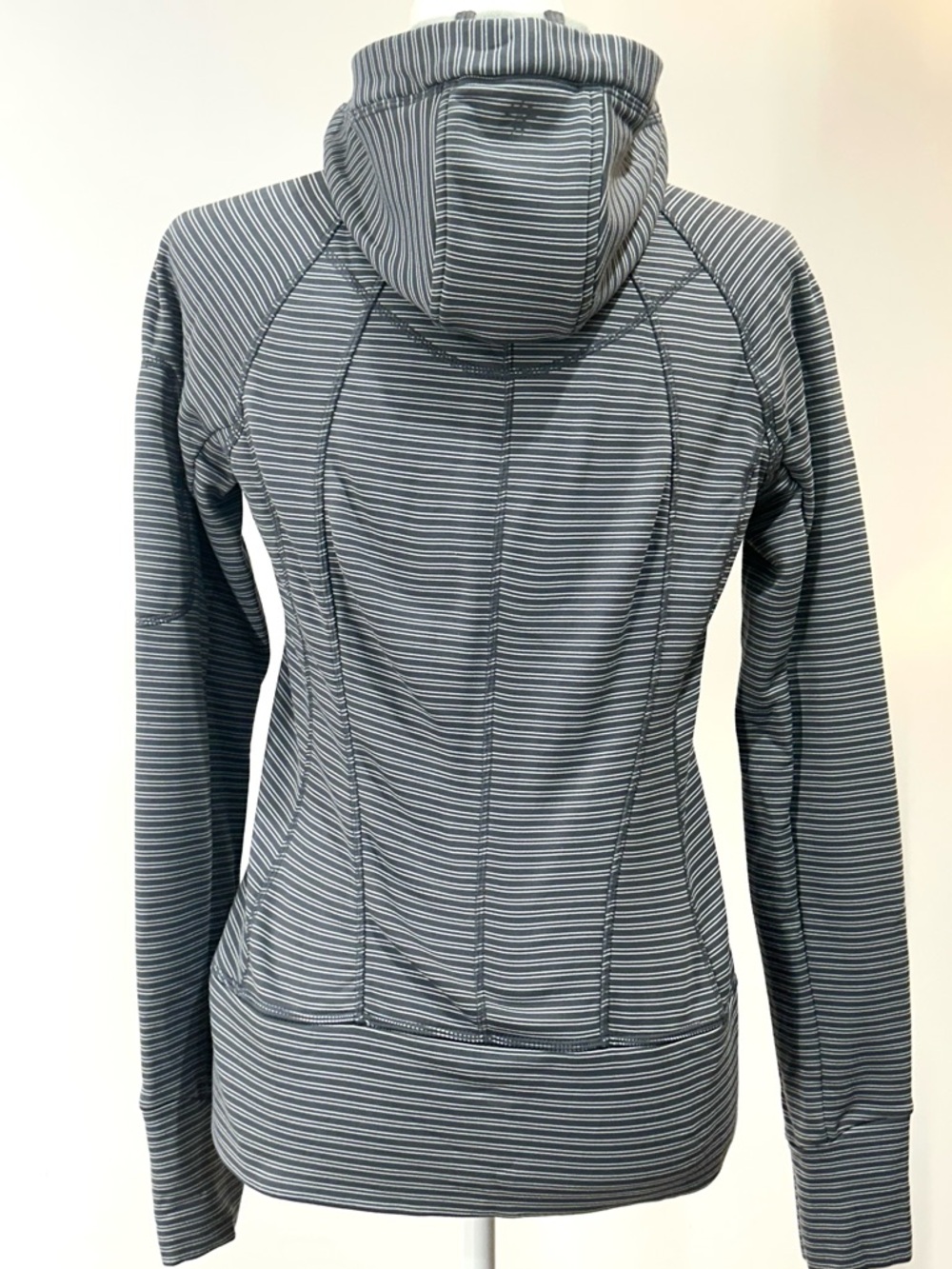 NWOT Athleta Stripped Performance Full Zip Hoodie Women’s Small Gray and White - Picture 3 of 10